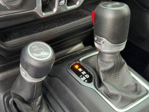 Used 2021 Jeep Wrangler Unlimited Sport AWD/4WD image 23