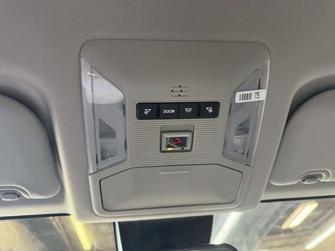 Used 2025 Toyota RAV4 LE AWD/4WD image 29