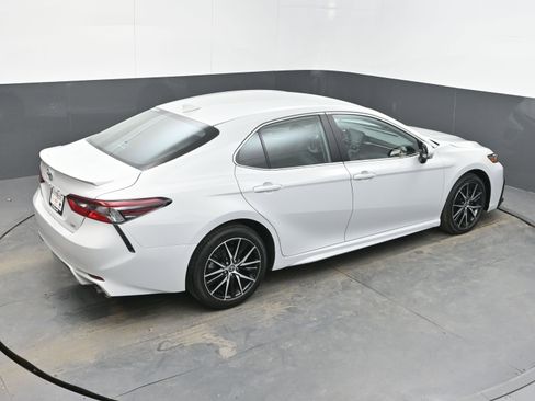 Used 2024 Toyota Camry SE image 38