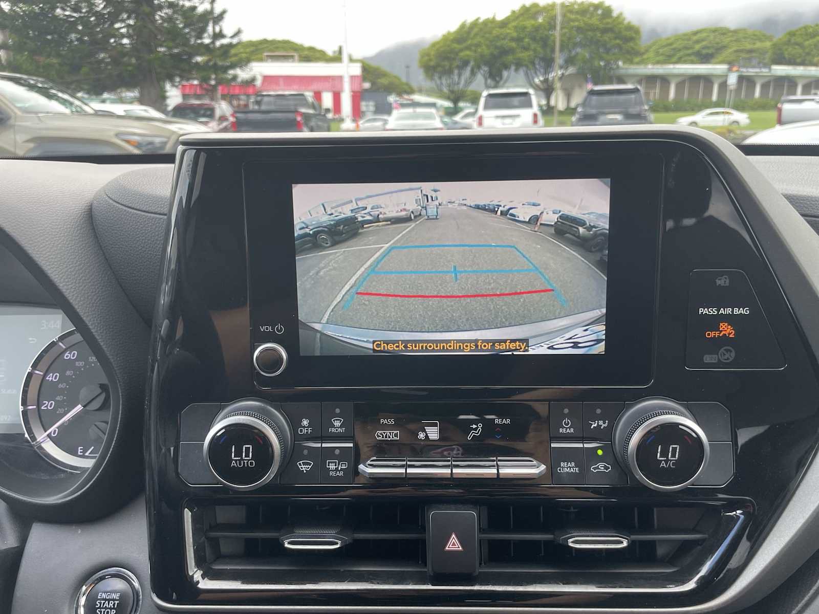 Used 2023 Toyota Highlander L FWD image 18