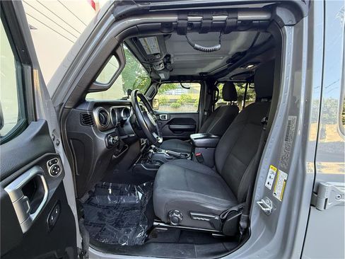 Used 2018 Jeep Wrangler Unlimited Sport S AWD/4WD image 7