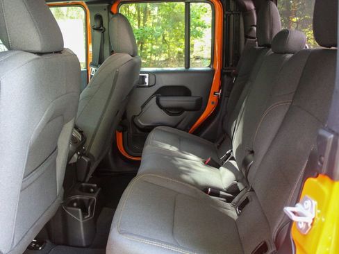 New 2025 Jeep Gladiator Sport image 20