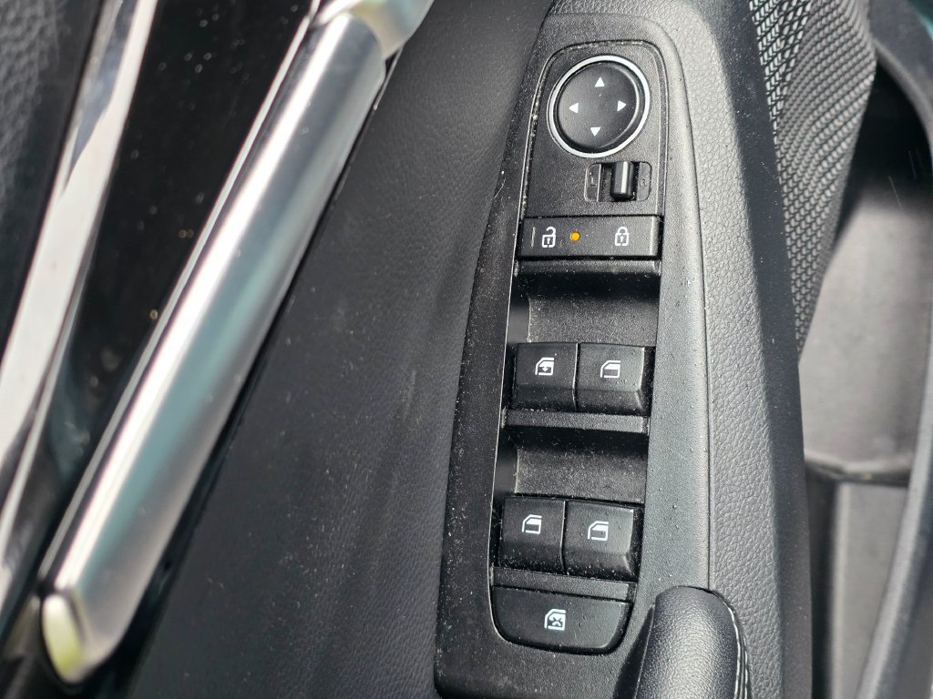 Used 2024 Kia Seltos S FWD image 14