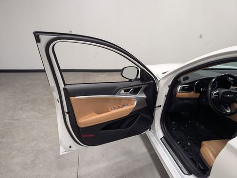 Used 2022 Genesis G70 3.3T image 13