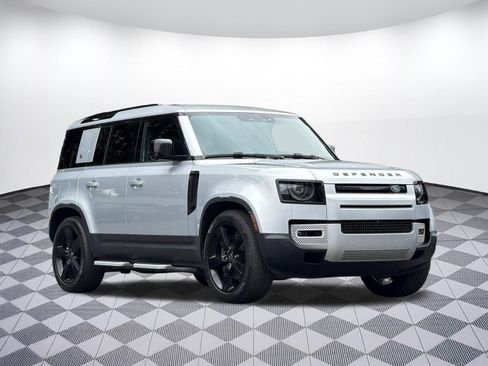 Used 2023 Land Rover Defender 110 SE AWD/4WD image 6