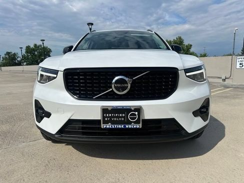 Certified 2024 Volvo XC40 B5 Plus w/ Climate Package AWD/4WD image 2
