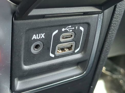 Used 2025 Jeep Wrangler Unlimited Sahara w/ Safety Group AWD/4WD image 22