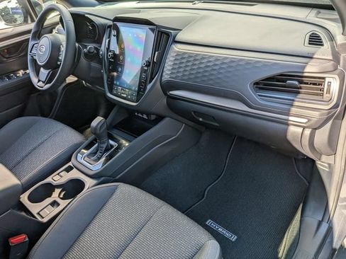 Used 2025 Subaru Forester Premium AWD/4WD image 38