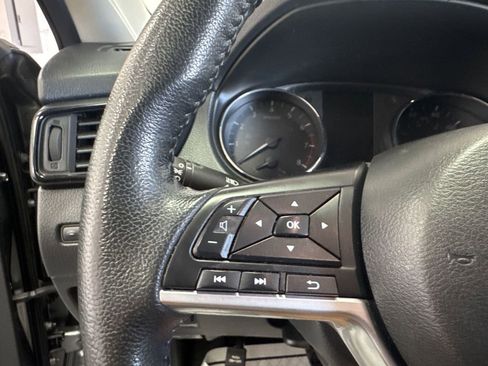 Used 2020 Nissan Rogue SV AWD/4WD image 12