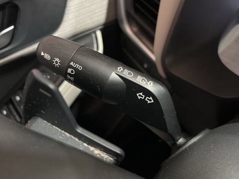 Used 2023 Nissan Rogue SV AWD/4WD image 20