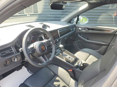 Used 2025 Porsche Macan S image 4