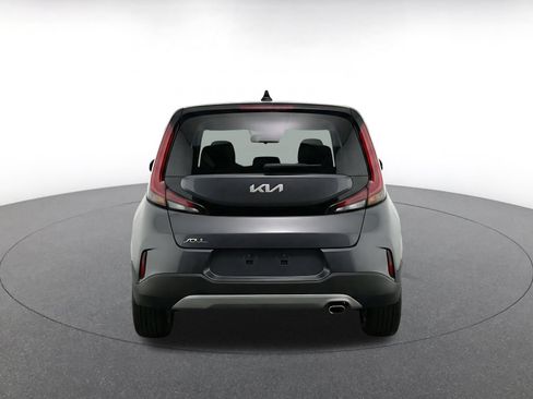 Used 2025 Kia Soul LX w/ LX Technology Package FWD image 8