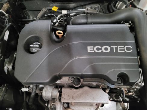 Used 2019 Chevrolet Equinox LS FWD image 30