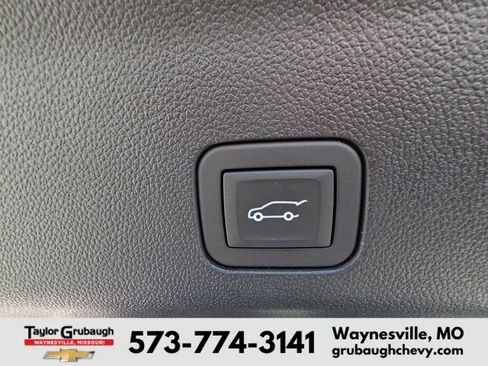 Used 2026 GMC Yukon XL AT4 w/ AT4 Premium Plus Package AWD/4WD image 36