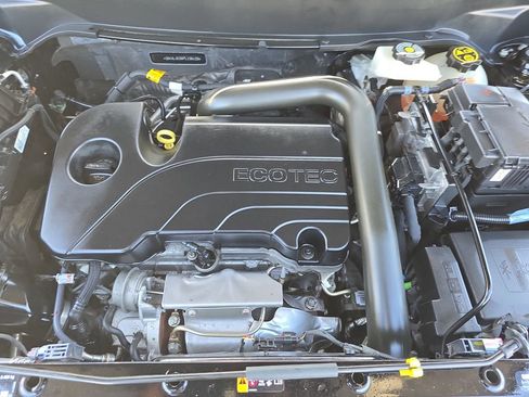 Used 2023 GMC Terrain SLT w/ Infotainment Package II image 26