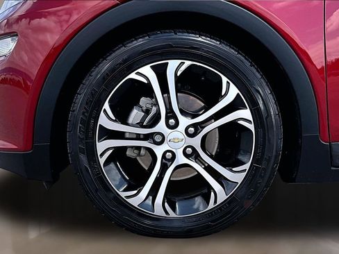 Used 2020 Chevrolet Bolt Premier w/ Infotainment Package FWD image 8
