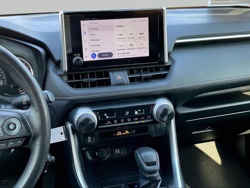 Used 2023 Toyota RAV4 LE FWD image 6