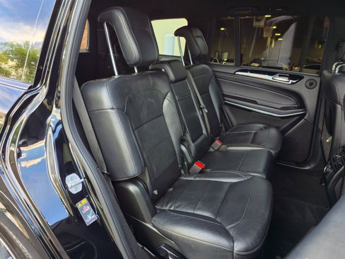Used 2017 Mercedes-Benz GLS 550 4MATIC w/ Driver Assistance Package image 31