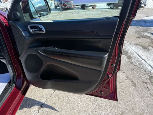 Used 2017 Jeep Grand Cherokee Altitude image 53