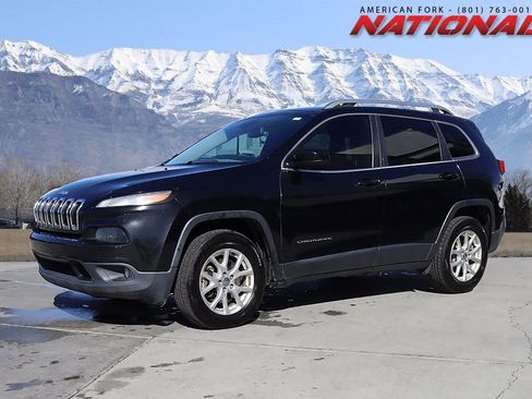 Used 2018 Jeep Cherokee Latitude AWD/4WD image 1