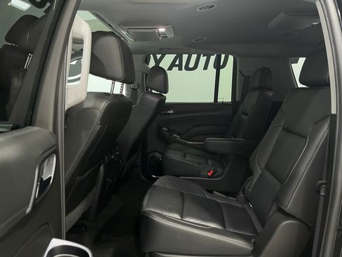 Used 2017 Chevrolet Suburban LT image 30