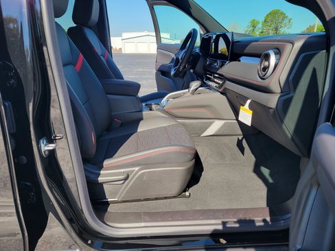 New 2026 Chevrolet Colorado Z71 w/ Technology Package AWD/4WD image 32