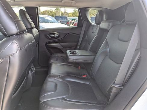 Used 2019 Jeep Cherokee Limited w/ Technology Group FWD image 25
