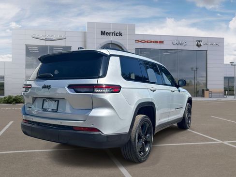 Used 2023 Jeep Grand Cherokee L Laredo AWD/4WD image 6