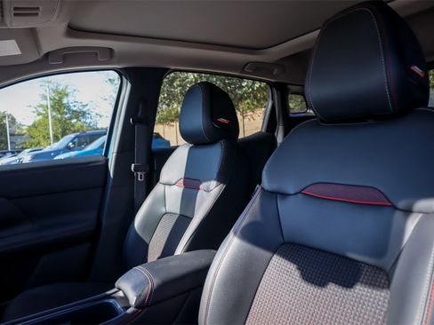 Used 2025 Nissan Kicks SR w/ SR Premium Package image 8