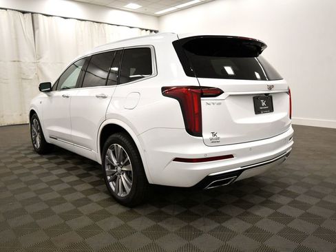 Used 2024 Cadillac XT6 Premium Luxury w/ Technology Package AWD/4WD image 5