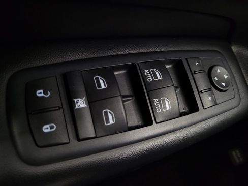 Used 2016 Jeep Grand Cherokee Limited AWD/4WD image 27