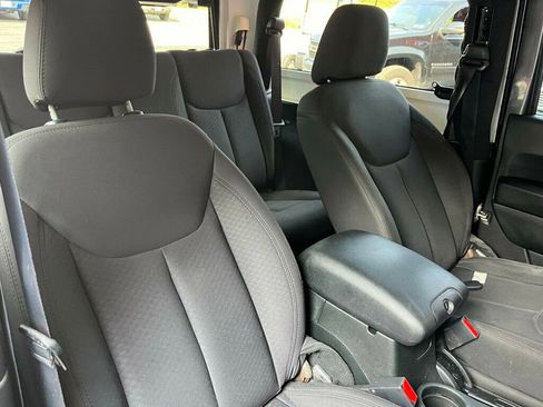 Used 2018 Jeep Wrangler Sport image 41