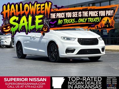Used 2025 Chrysler Pacifica Limited