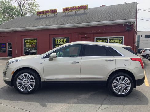 Used 2017 Cadillac XT5 Premium Luxury image 4