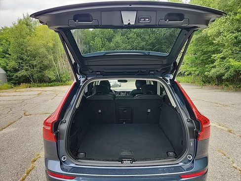 Certified 2025 Volvo XC60 T8 Core AWD/4WD image 35