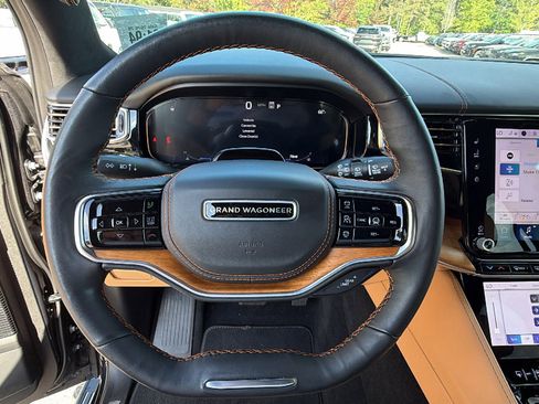 Used 2025 Jeep Grand Wagoneer Series III AWD/4WD image 30