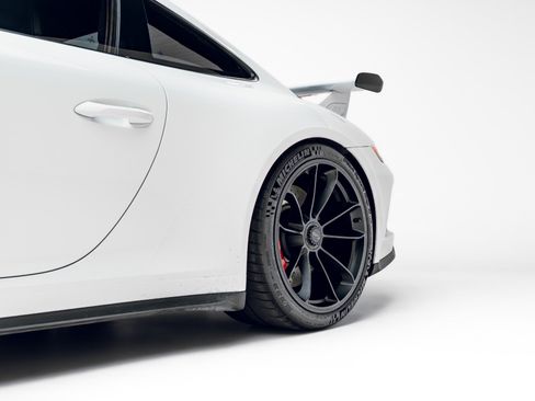 Used 2018 Porsche 911 GT3 RWD image 8