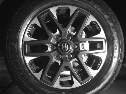 New 2026 Toyota Tundra Limited AWD/4WD image 9