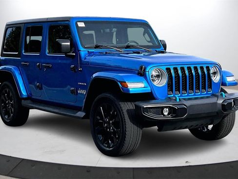 Used 2022 Jeep Wrangler Unlimited Sahara image 2