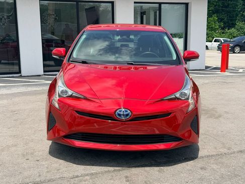 Used 2017 Toyota Prius Two w/ Carpet Mat Package FWD image 9
