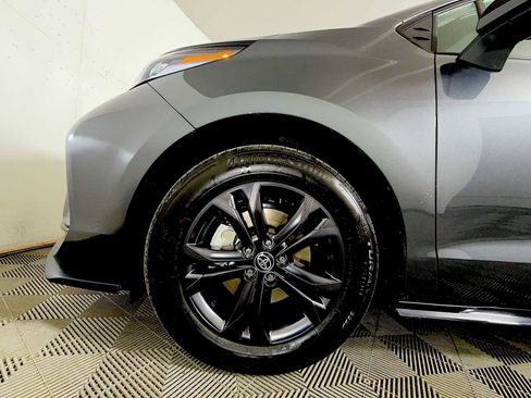 Used 2025 Toyota Sienna XSE image 8