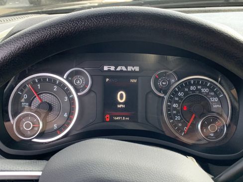 Used 2024 RAM 3500 Big Horn image 27