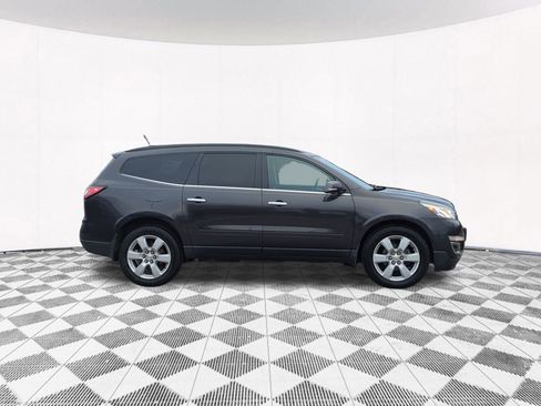 Used 2016 Chevrolet Traverse LT w/ Style and Technology Package image 7