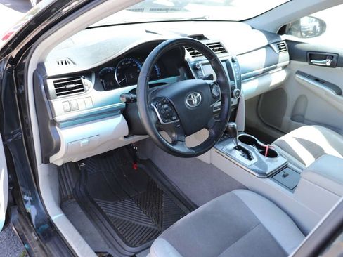 Used 2012 Toyota Camry XLE w/ Leather Pkg FWD image 10