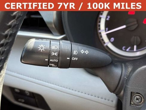 Used 2024 Toyota Highlander LE FWD image 26