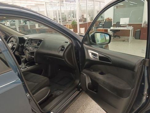 Used 2014 Nissan Pathfinder S FWD image 28