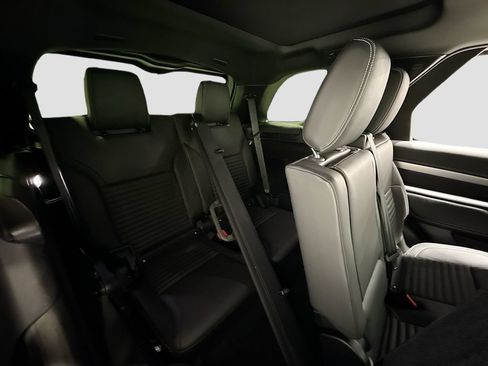 Used 2023 Land Rover Discovery HSE R-Dynamic AWD/4WD image 30