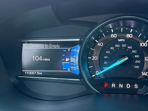 Used 2017 Ford Explorer XLT w/ Equipment Group 202A AWD/4WD image 17