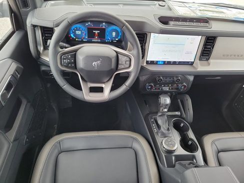 New 2026 Ford Bronco Outer Banks w/ Sasquatch Package image 17