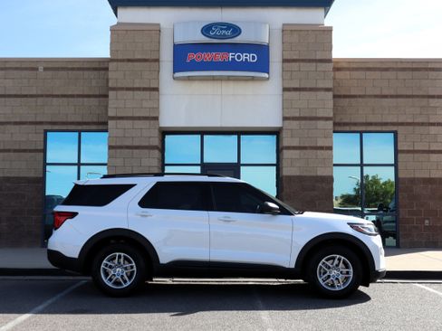 New 2026 Ford Explorer Active RWD image 5